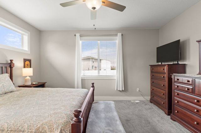 15005 Springbrook Trail, Urbandale, IA 50323