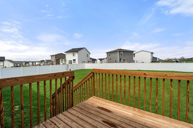 15005 Springbrook Trail, Urbandale, IA 50323