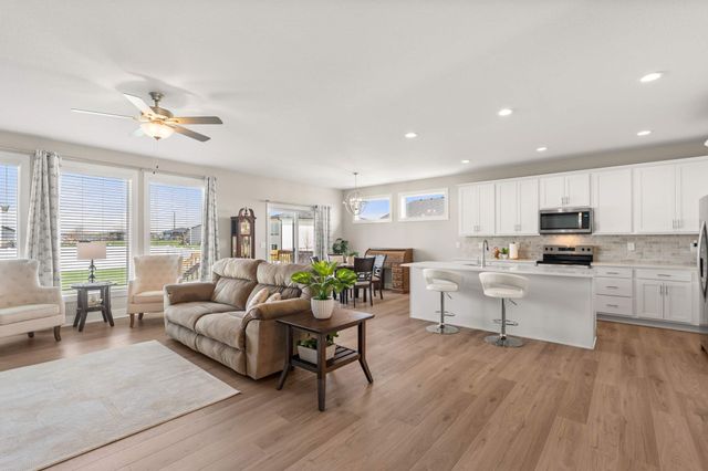 15005 Springbrook Trail, Urbandale, IA 50323