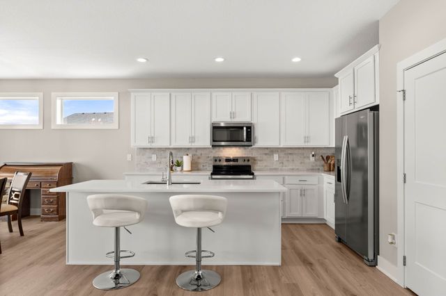 15005 Springbrook Trail, Urbandale, IA 50323