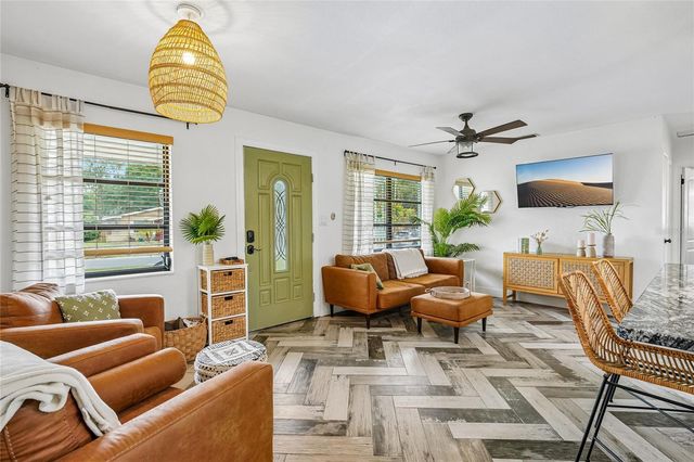 5201 11TH AVENUE N, St Petersburg, FL 33710