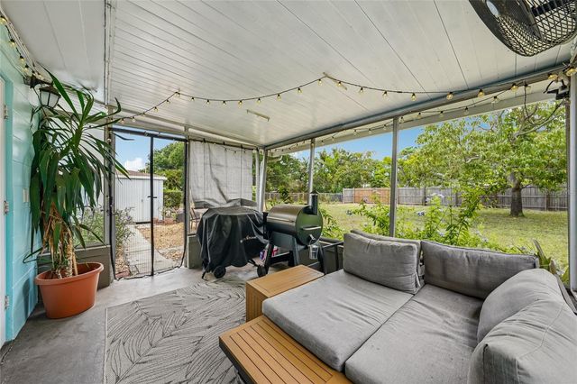 5201 11TH AVENUE N, St Petersburg, FL 33710