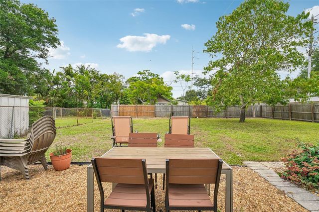5201 11TH AVENUE N, St Petersburg, FL 33710