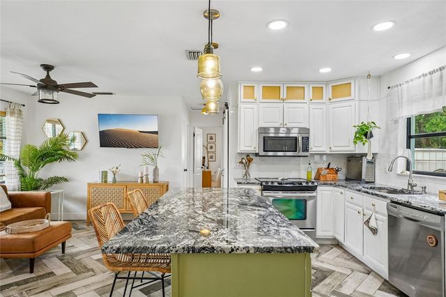 5201 11TH AVENUE N, St Petersburg, FL 33710