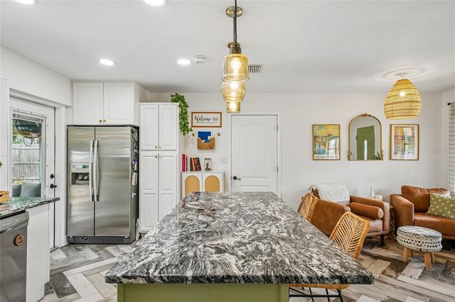 5201 11TH AVENUE N, St Petersburg, FL 33710