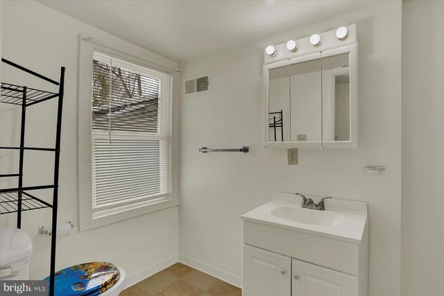 1732 WALNUT ST, Harrisburg, PA 17103