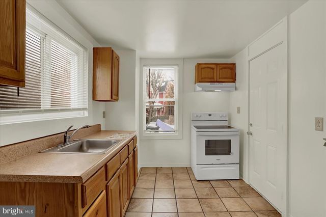 1732 WALNUT ST, Harrisburg, PA 17103