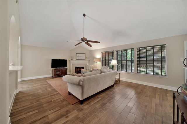 159 S Queenscliff Circle, The Woodlands, TX 77382