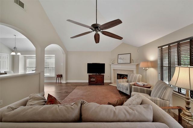 159 S Queenscliff Circle, The Woodlands, TX 77382