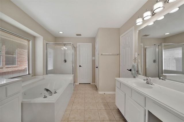 159 S Queenscliff Circle, The Woodlands, TX 77382