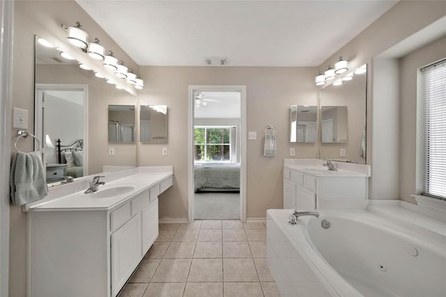 159 S Queenscliff Circle, The Woodlands, TX 77382