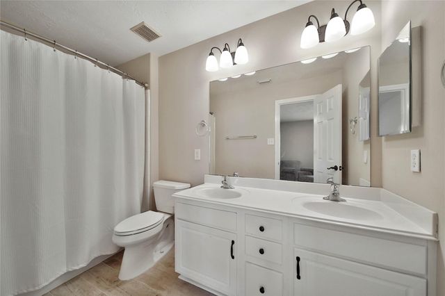 159 S Queenscliff Circle, The Woodlands, TX 77382