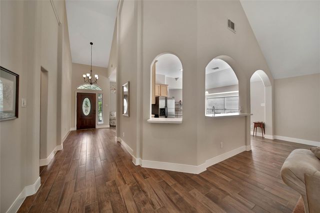 159 S Queenscliff Circle, The Woodlands, TX 77382
