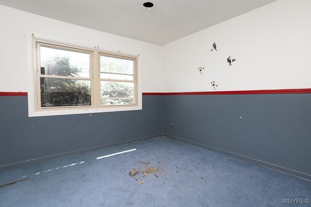 18 Woodlee Lane, Grand Island, NY 14072