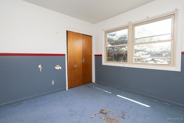 18 Woodlee Lane, Grand Island, NY 14072