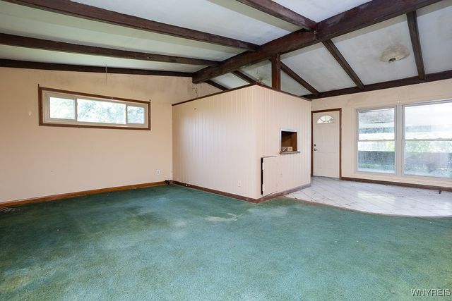 18 Woodlee Lane, Grand Island, NY 14072