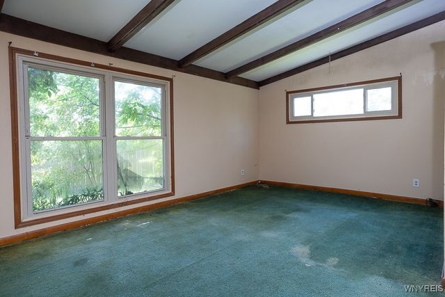 18 Woodlee Lane, Grand Island, NY 14072