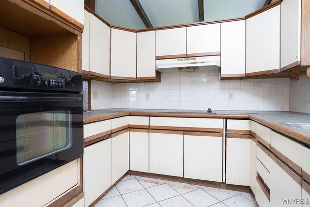 18 Woodlee Lane, Grand Island, NY 14072