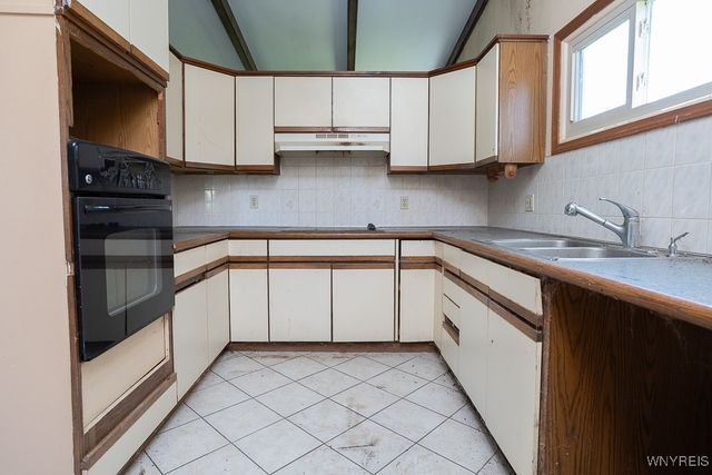 18 Woodlee Lane, Grand Island, NY 14072