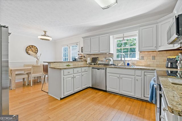 55 Creek View Drive, Hoschton, GA 30548