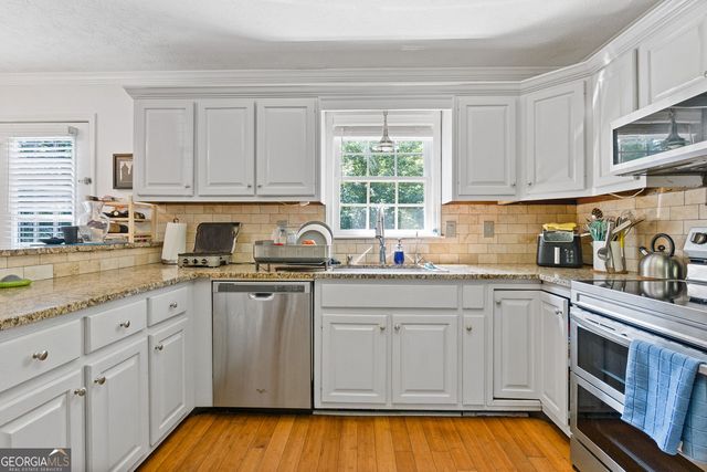 55 Creek View Drive, Hoschton, GA 30548