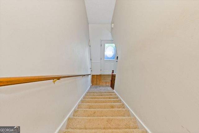 55 Creek View Drive, Hoschton, GA 30548