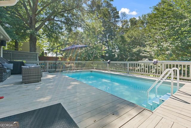 55 Creek View Drive, Hoschton, GA 30548