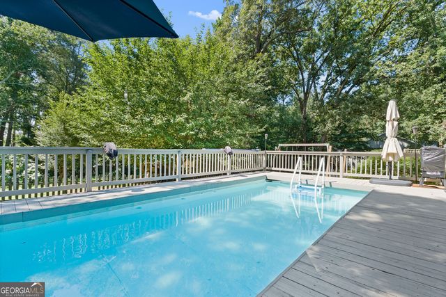 55 Creek View Drive, Hoschton, GA 30548