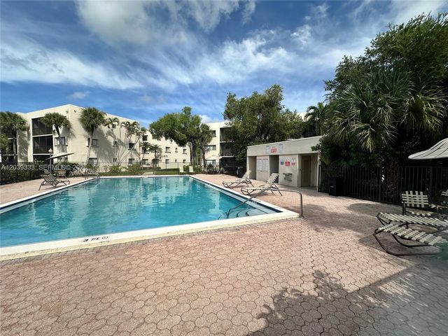 8045 SW 107th Avenue 201, Miami, FL 33173