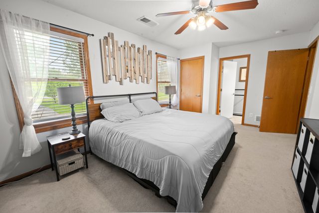 4620 N Division Street, Davenport, IA 52806