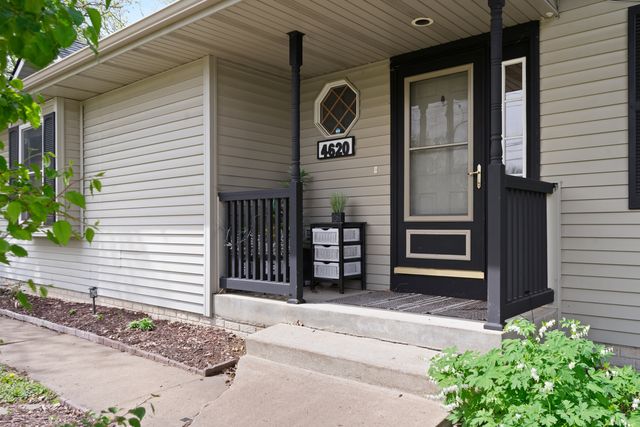 4620 N Division Street, Davenport, IA 52806