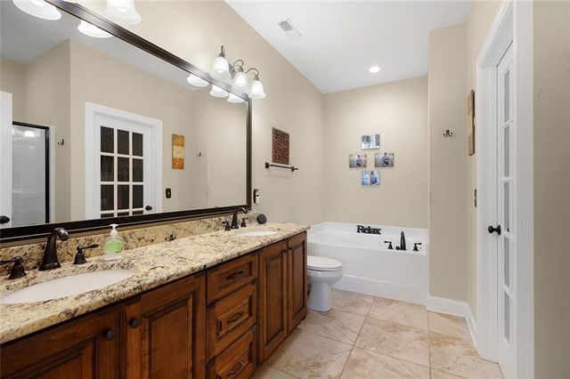 240 Regency Lane SW, Calhoun, GA 30701