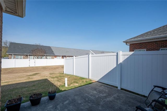 240 Regency Lane SW, Calhoun, GA 30701