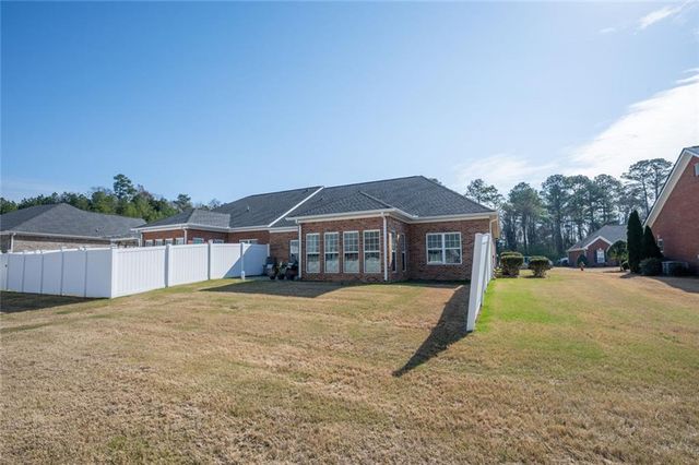 240 Regency Lane SW, Calhoun, GA 30701