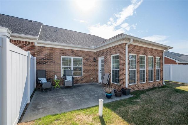 240 Regency Lane SW, Calhoun, GA 30701