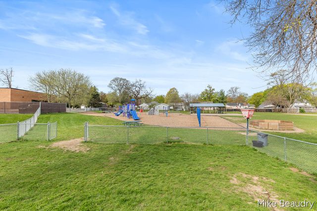 2135 Avon Avenue, Wyoming, MI 49519