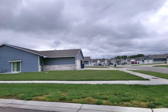 10540-10542 E Conifer St, Wichita, KS 67207