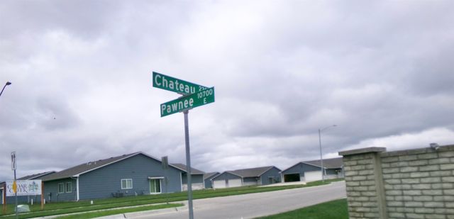 10540-10542 E Conifer St, Wichita, KS 67207