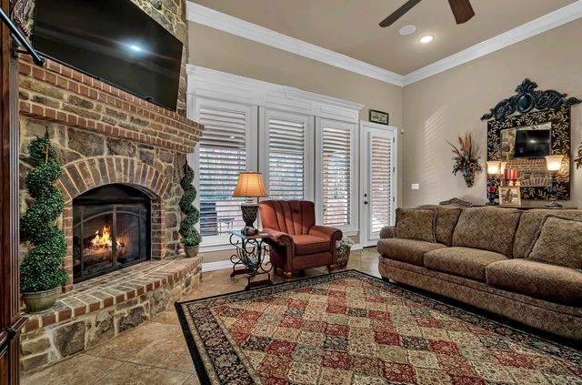 1904 Oak Knoll Cr., Longview, TX 75605