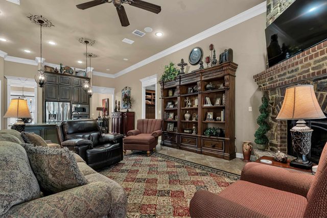 1904 Oak Knoll Cr., Longview, TX 75605