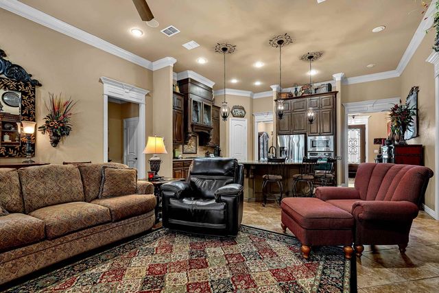 1904 Oak Knoll Cr., Longview, TX 75605