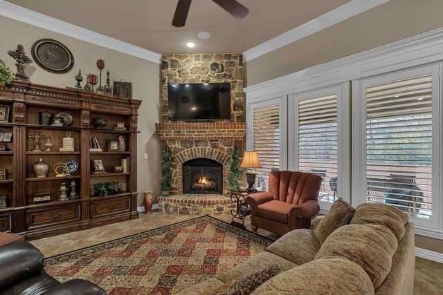 1904 Oak Knoll Cr., Longview, TX 75605