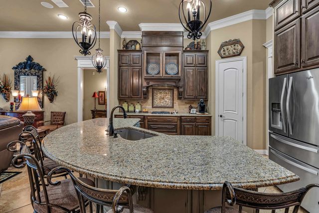 1904 Oak Knoll Cr., Longview, TX 75605