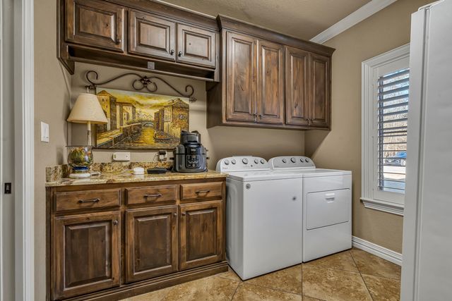 1904 Oak Knoll Cr., Longview, TX 75605