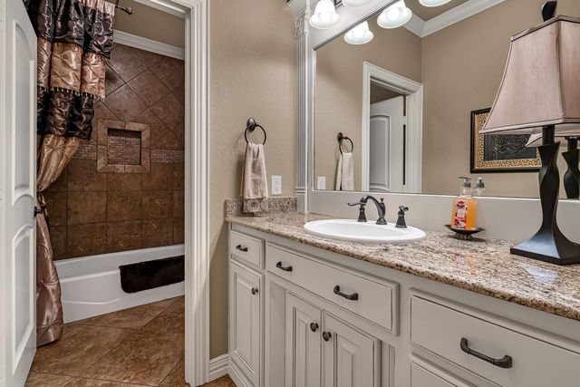 1904 Oak Knoll Cr., Longview, TX 75605