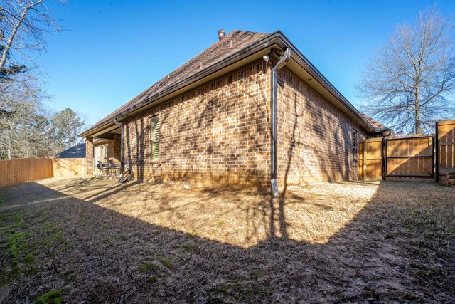 1904 Oak Knoll Cr., Longview, TX 75605