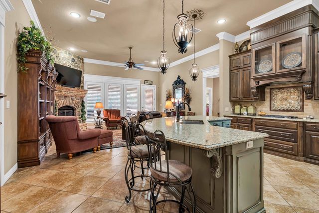 1904 Oak Knoll Cr., Longview, TX 75605