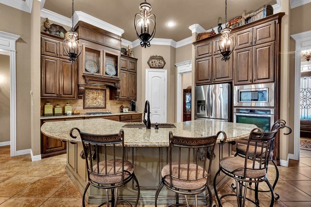 1904 Oak Knoll Cr., Longview, TX 75605