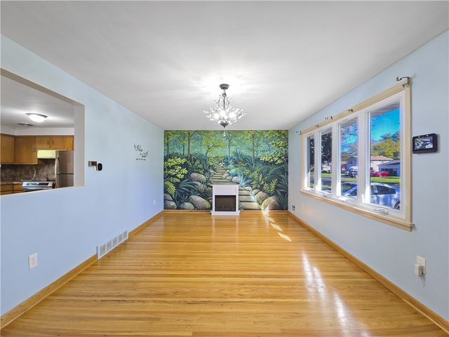 61 Debby Lane, Gates, NY 14606
