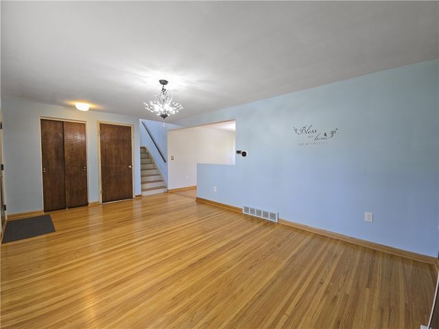 61 Debby Lane, Gates, NY 14606